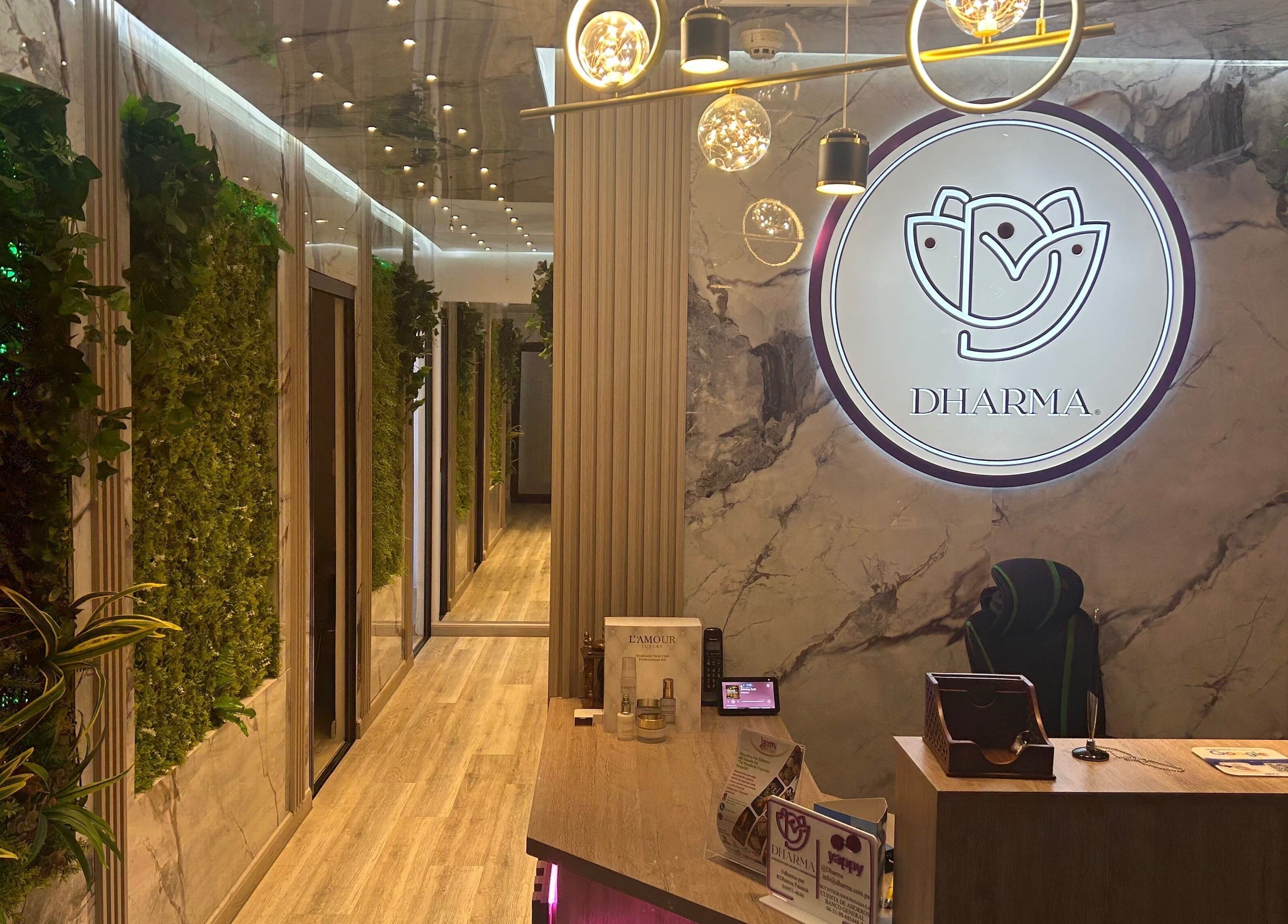 Recepción en Dharma Panamá con diseño moderno y verde natural en Panamá, Provincia De Panamá, PA.