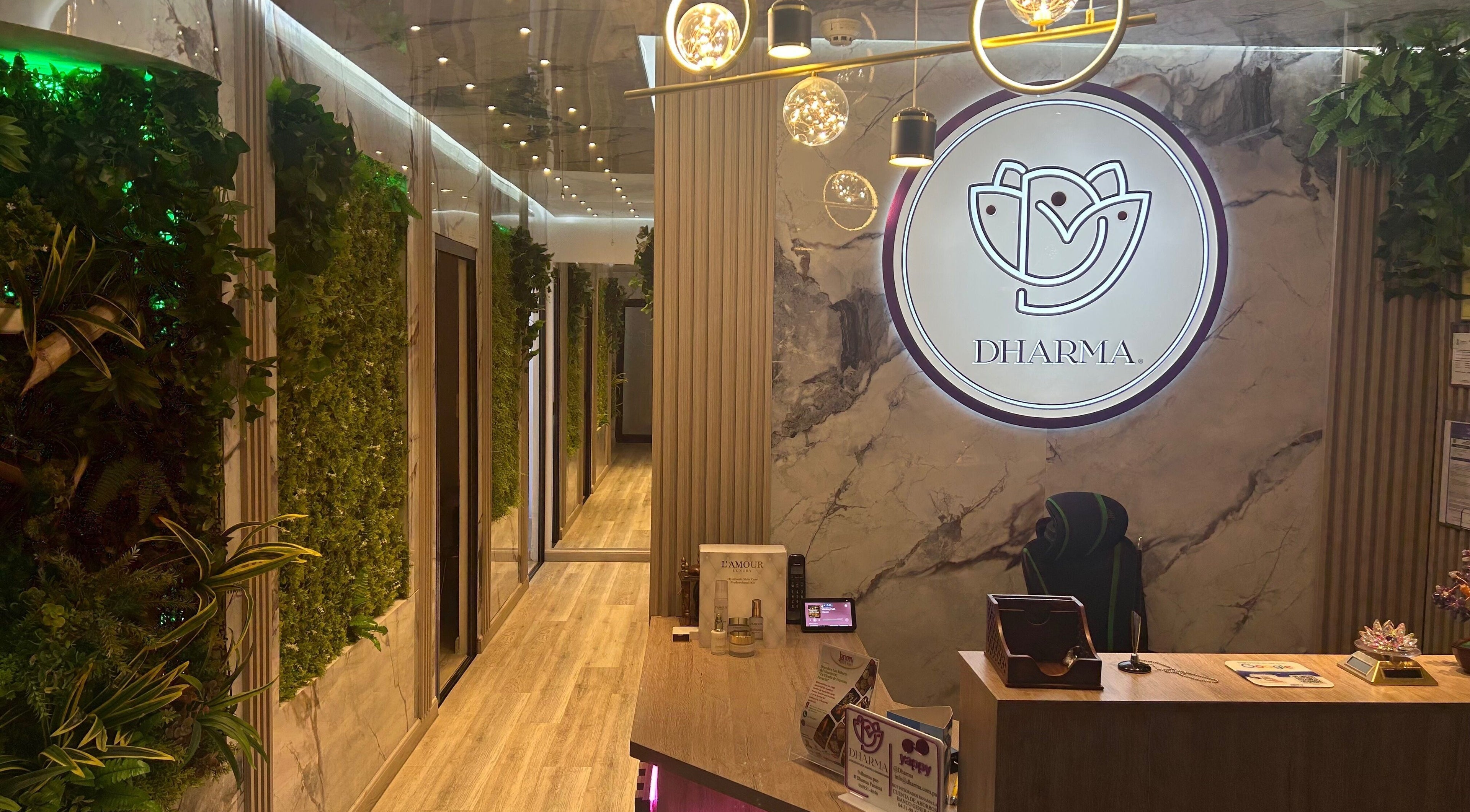Recepción en Dharma Panamá con diseño moderno y verde natural en Panamá, Provincia De Panamá, PA.