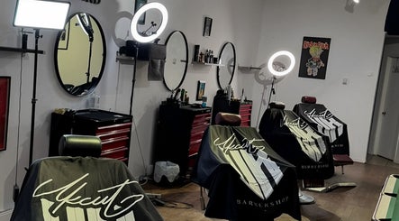 BARBERSHOP Chez UKCUT ( avec ou sans rendez-vous )