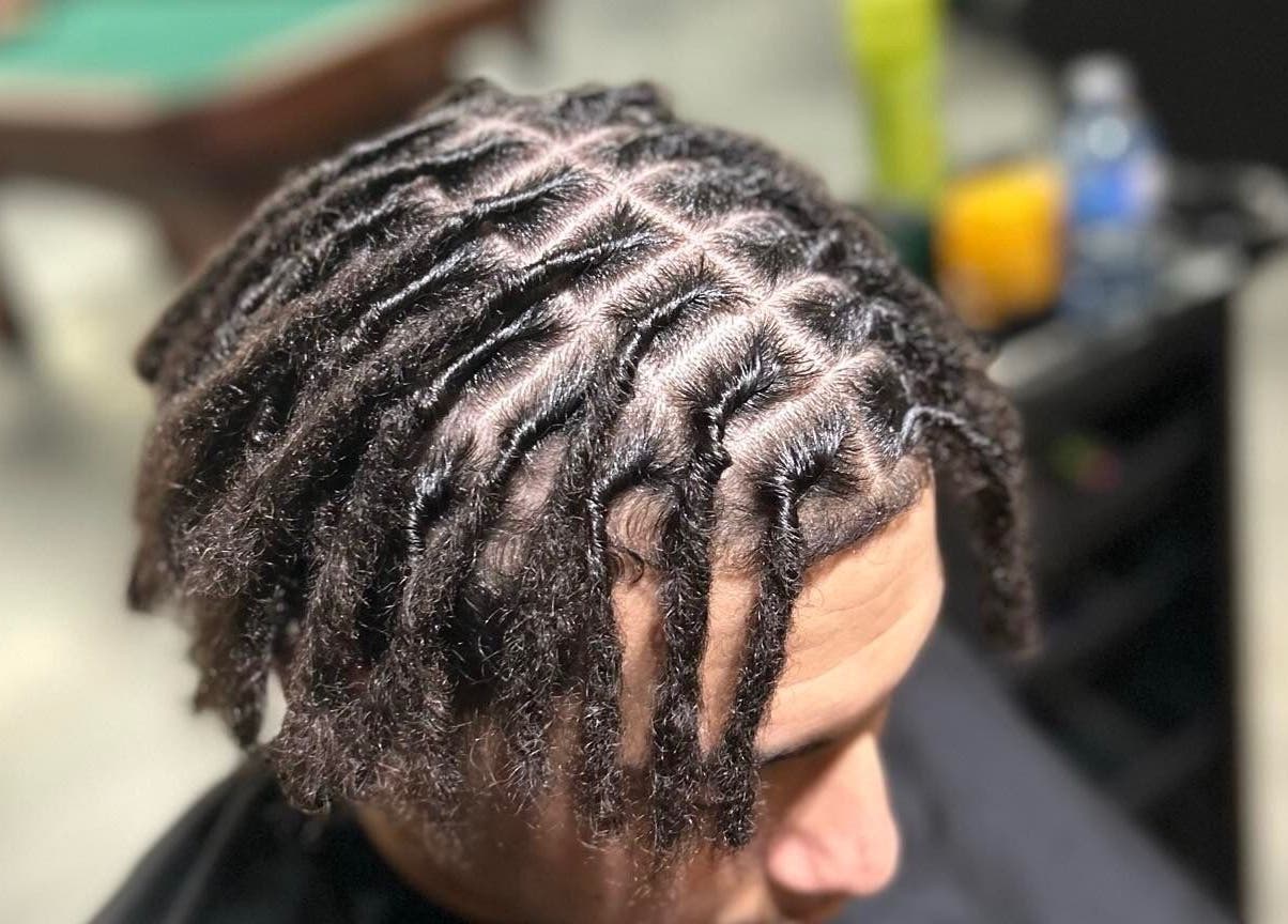 Dreadlocks soigneux à BARBERSHOP Chez UKCUT (avec ou sans rendez-vous), Québec, Québec, CA. Coiffure tendance et personnalisée.