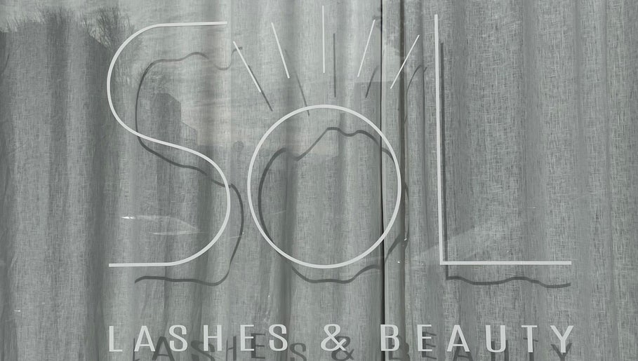 Sol Lashes and Beauty image 1