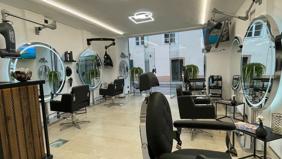 Omorfia - Das Haarstudio Bild 1