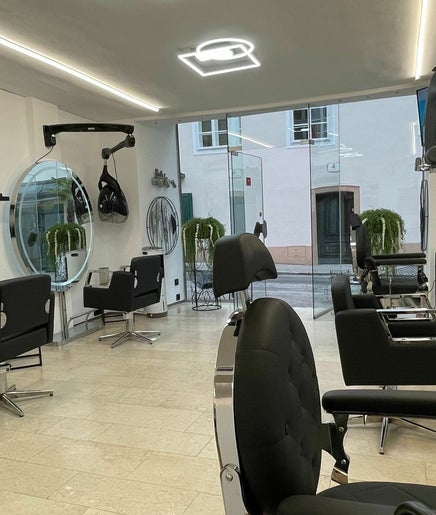 Omorfia - Das Haarstudio Bild 2