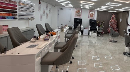 USA Nail&Beauty City Centre – kuva 2