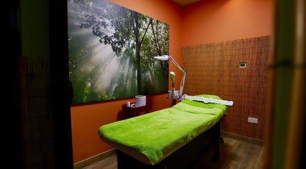 The Organic Glow Beauty Lounge JVC image 3