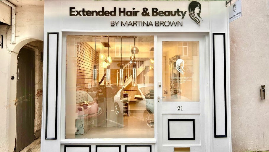 Extended Hair and Beauty imaginea 1
