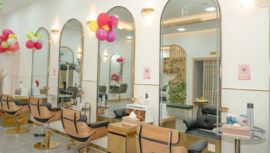 Companian Beauty Salon & Spa (Silicon Central Mall) image 1
