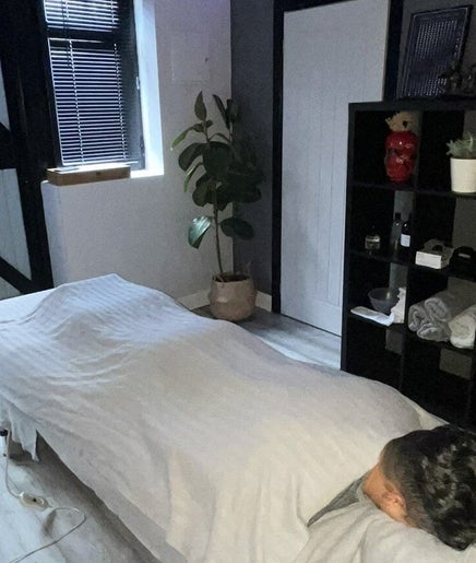 Massage Essex Treatment Room изображение 2