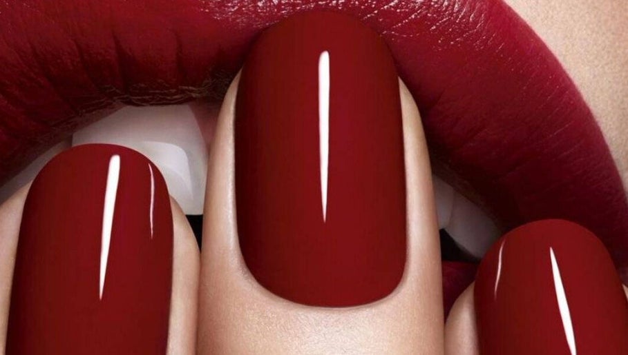 RUBY GLOW NAILS & BEAUTY KADIKÖY afbeelding 1