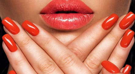 RUBY GLOW NAILS & BEAUTY KADIKÖY afbeelding 3