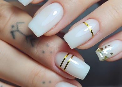 Stylish gold-accented nails at Ruby Glow Nails & Beauty Kadıköy, İstanbul, İstanbul, TR.