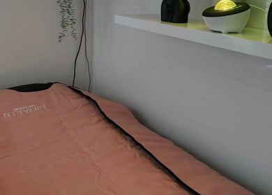 Luxurious treatment bed at LaBella Body Sculpting, Runcorn, England, GB offering Brazilian Bootylift.