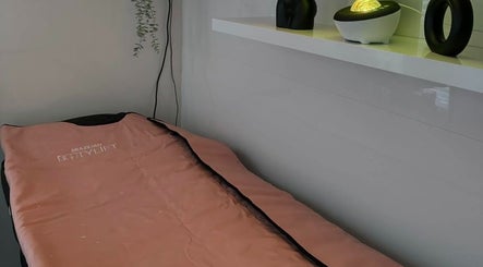 Luxurious treatment bed at LaBella Body Sculpting, Runcorn, England, GB offering Brazilian Bootylift.