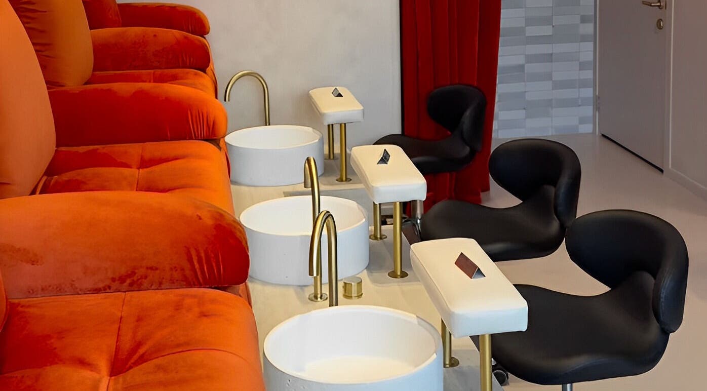 Luxurious seating for pedicures at 1999 House of Nails - Ferrymead, Christchurch, Canterbury, NZ.