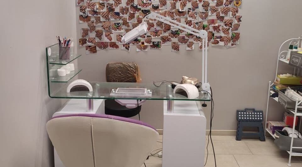 Sala manicure di Beauty Line Tivoli, Lazio, Lazio, IT, con postazione elegante e accessori professionali.