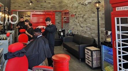 London Base Barbershop - Jumeirah – obraz 3
