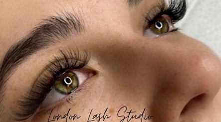 London Lash Studio image 2
