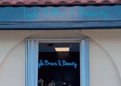 Lyla Brows & Beauty charming facade at Deerfield Beach, Florida, US invites you inside for premium beauty services.