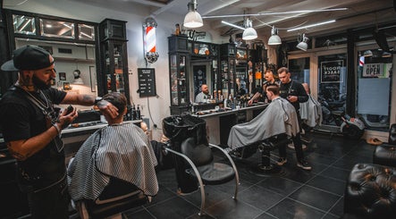 Hooftsaeck Barbershop image 3