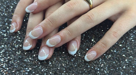 Image de Breezah’s Nails and Beauty 3