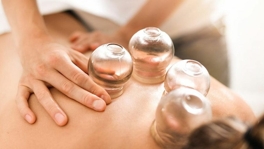Holistic Healing Cupping and Massage billede 1