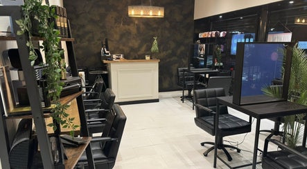 OAK Salon Hair and Beauty – obraz 3