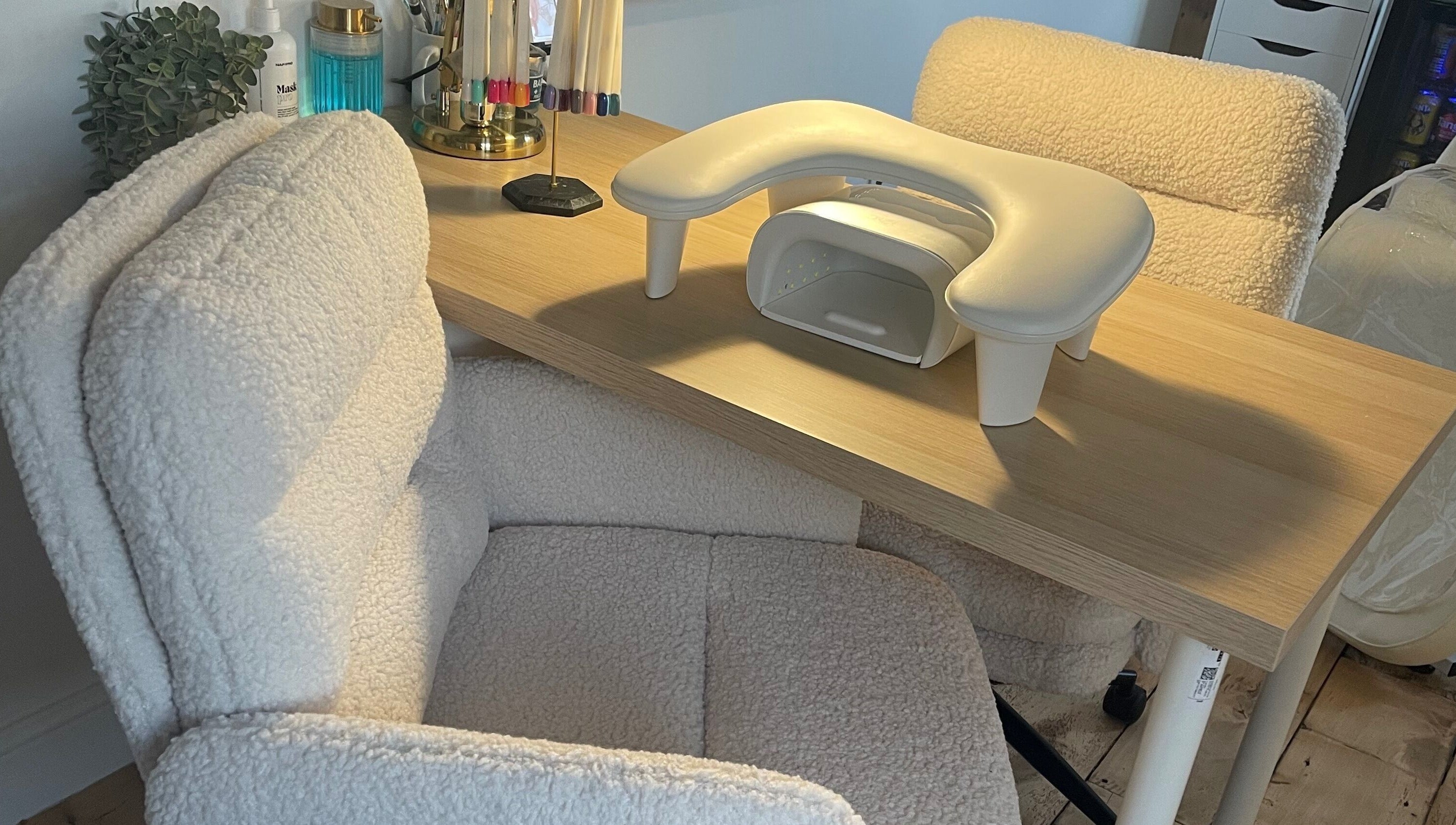 Comfortable nail salon station at Gee Gee's Beauty, Nantwich, England, GB.