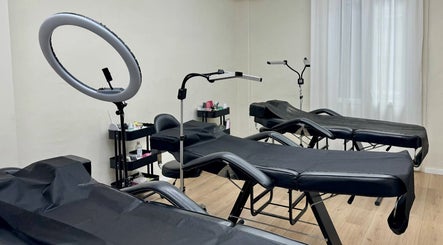 Lashroom
