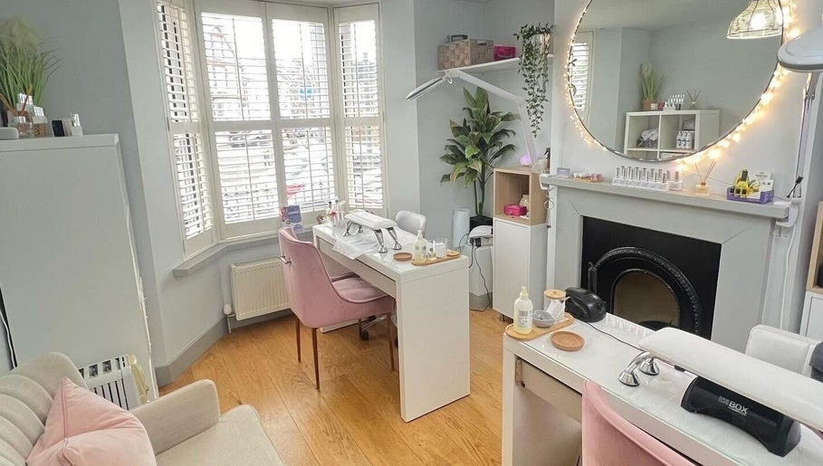 Cussans Nails & Beauty image 1