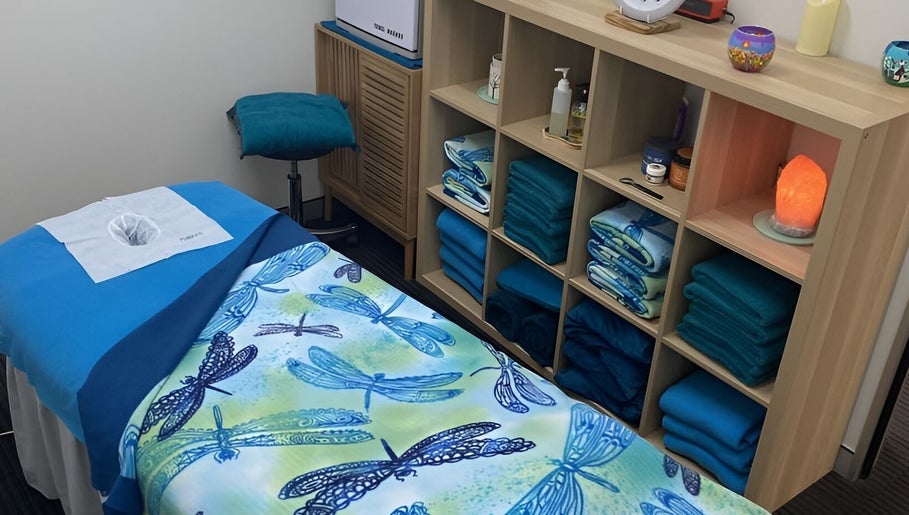 Relaxing massage room at Resonate Massage and Wellbeing, Holland Park, Queensland, AU.