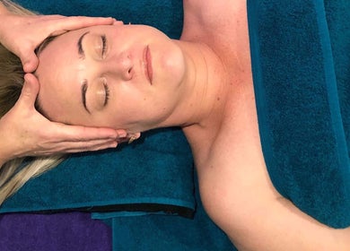 Relaxing head massage at Resonate Massage and Wellbeing, Holland Park, Queensland, AU.