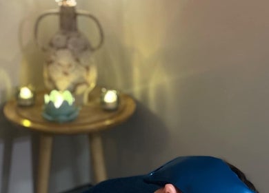 Relaxing massage ambiance with candles at Resonate Massage and Wellbeing, Holland Park, Queensland, AU.