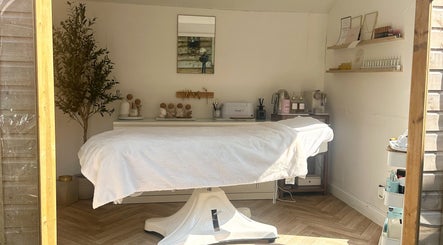 Highbrows Artistry image 2