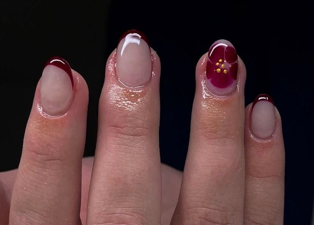 Stylish floral nail art at Amour Nails by Baya in Port Macquarie, New South Wales, AU.
