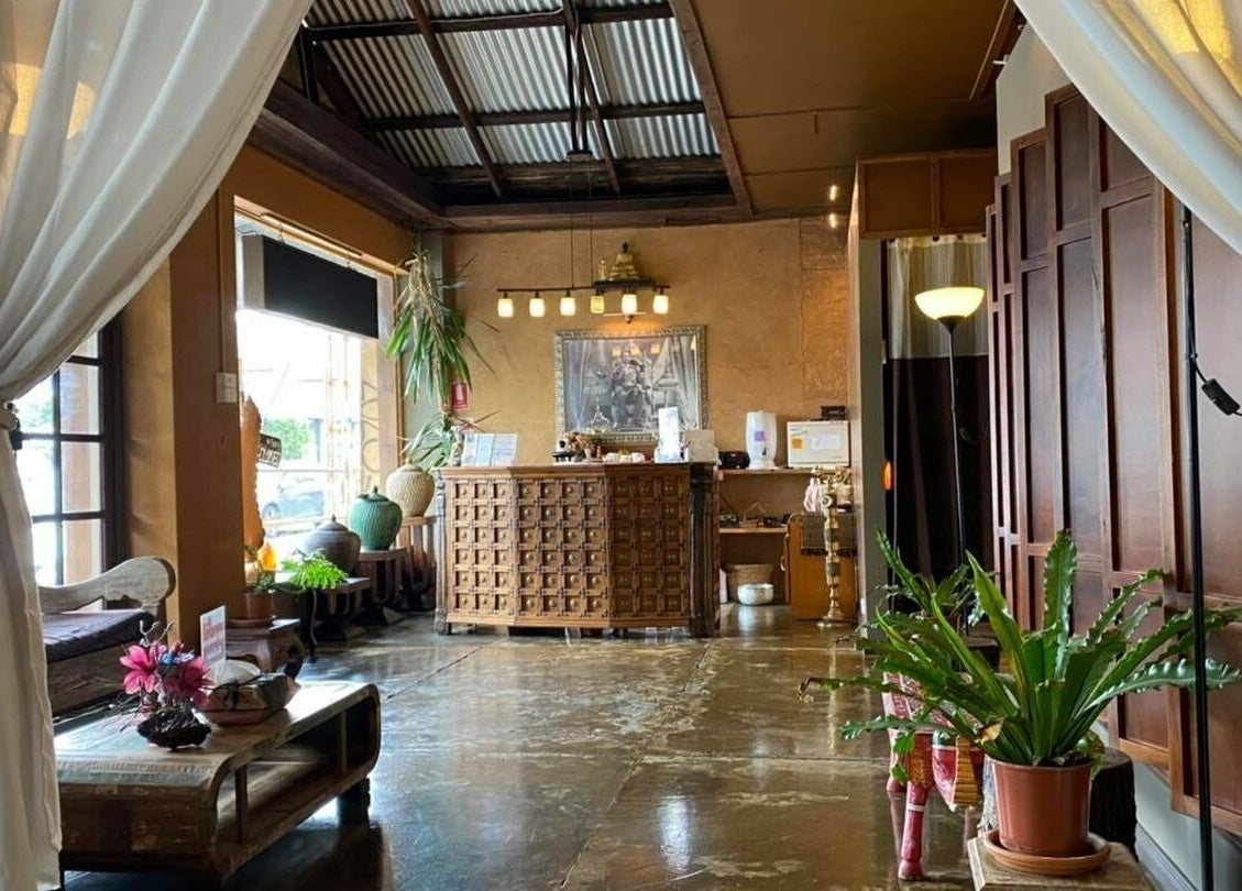 Elegant reception at Forget Me Not Thai Massage in Melbourne, Victoria, AU, showcasing tranquil decor.