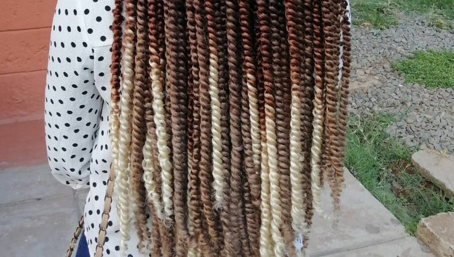 Hair by StylistTery, bilde 1