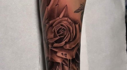 Needle King Tattoo – obraz 2