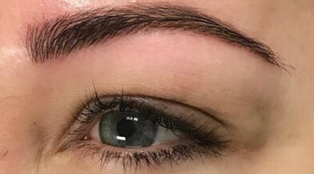 Eyebrows By Hiral Albertpark – kuva 2