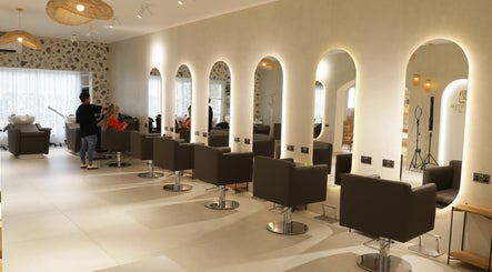 Εικόνα Essential Beauty Salon 2