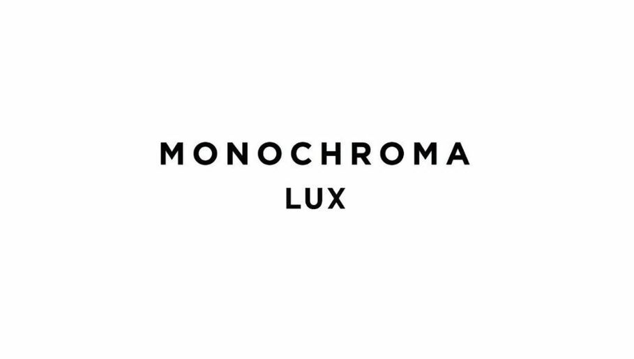 Monochroma lux plaza kerkus, bild 1