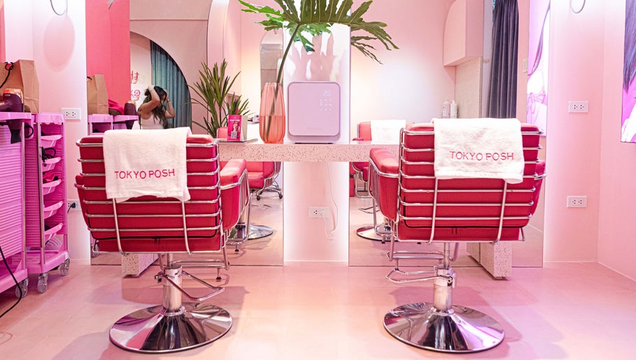 Luxurious red salon chairs at Tokyo Posh - The Podium Mall Ortigas Center, Mandaluyong, Metro Manila, PH.