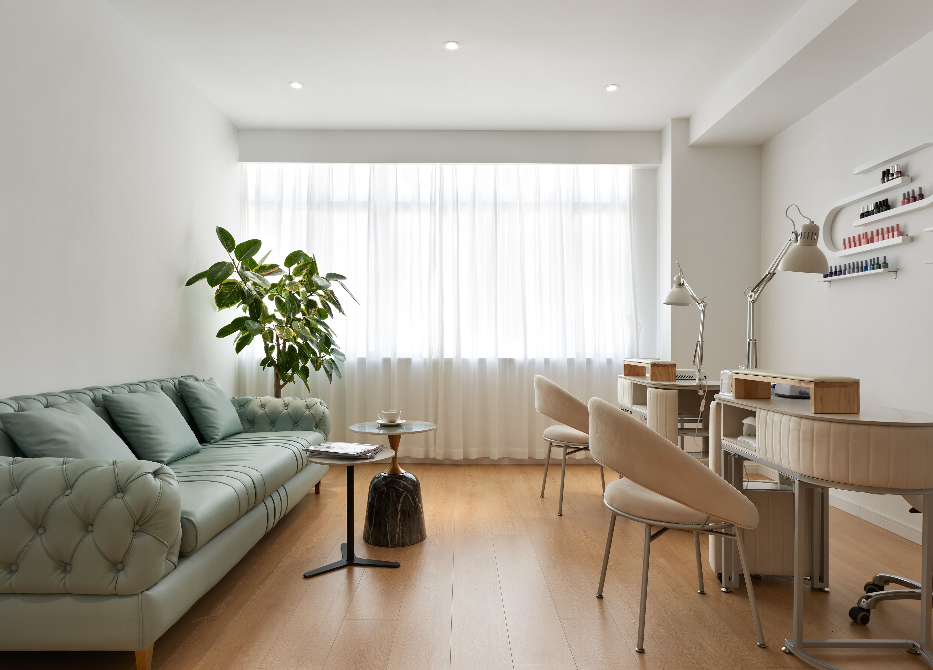 Modern beauty lounge at Incare Beauty, Shang Hai Shi, CN, with stylish furniture and bright natural light.