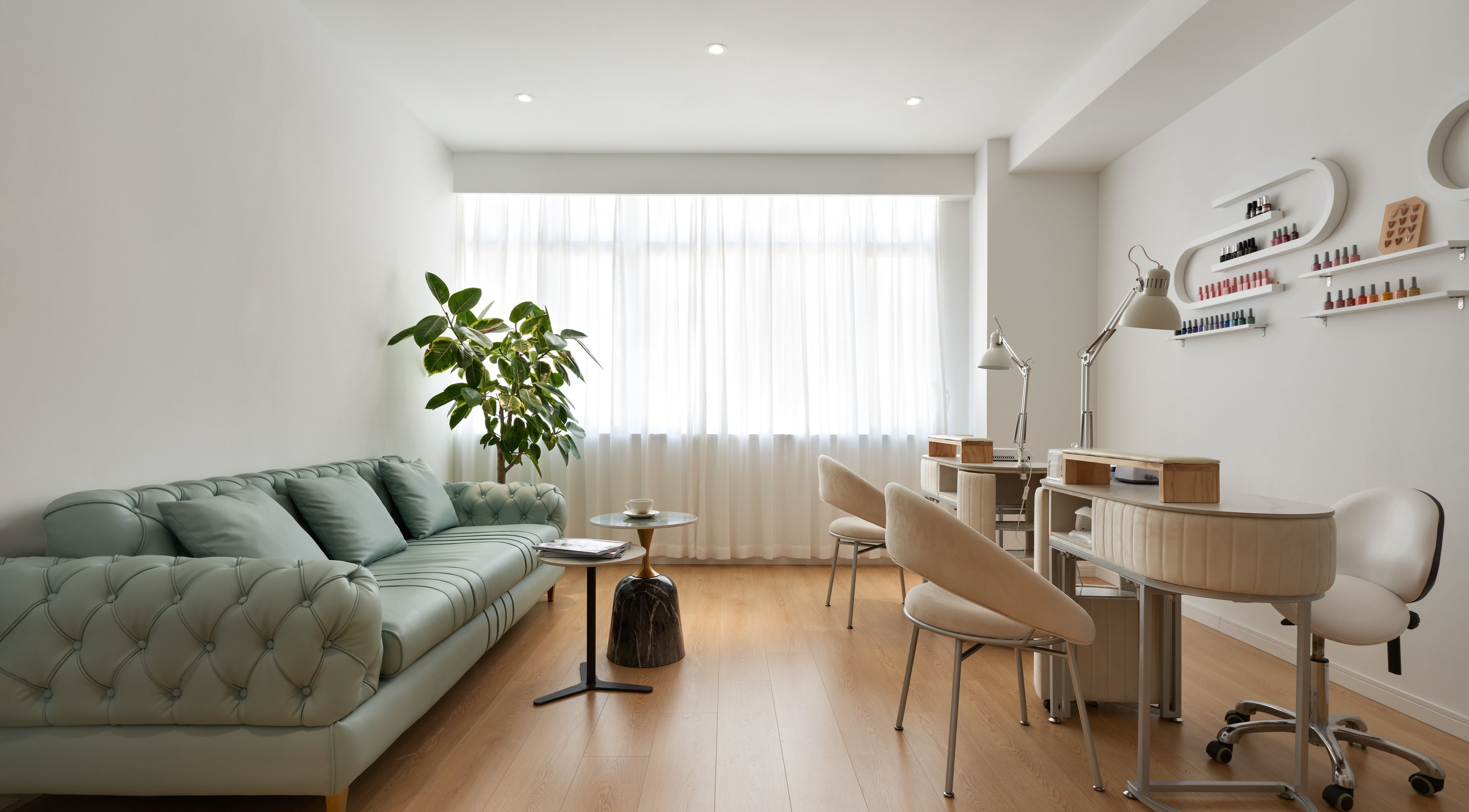 Modern beauty lounge at Incare Beauty, Shang Hai Shi, CN, with stylish furniture and bright natural light.