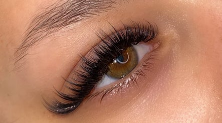 LD Lashes image 2