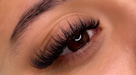 LD Lashes image 3