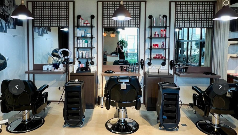 AMAZI Café & Barbershop – obraz 1