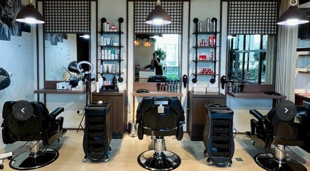 AMAZI Café & Barbershop