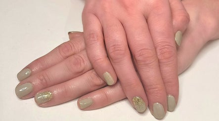 Manicures by Mia🍒 image 3
