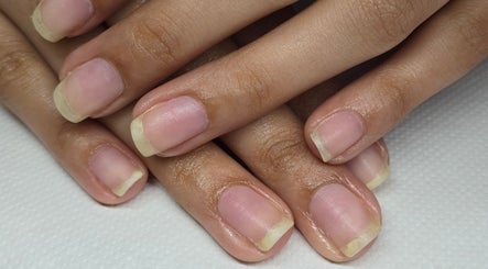 Luna Nails (Queensburgh) صورة 3