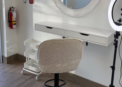 Elegant styling chair and ring light at Beauty Zone by YZ, Port Moody, British Columbia, CA.